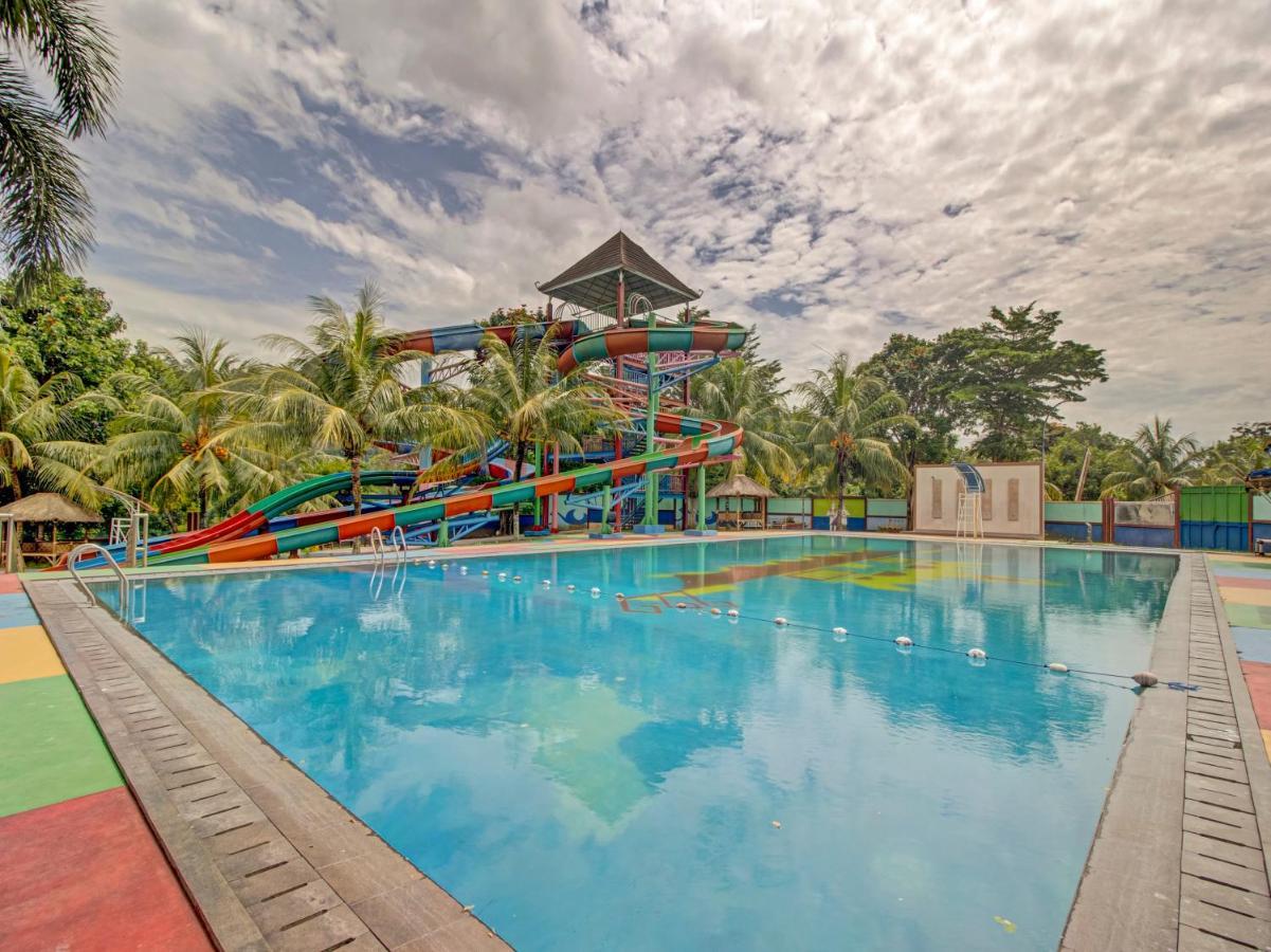 Oyo 89997 Hotel Bumi Kedaton Waterpark Bandar Lampung Exteriér fotografie