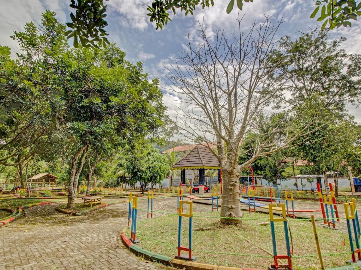 Oyo 89997 Hotel Bumi Kedaton Waterpark Bandar Lampung Exteriér fotografie