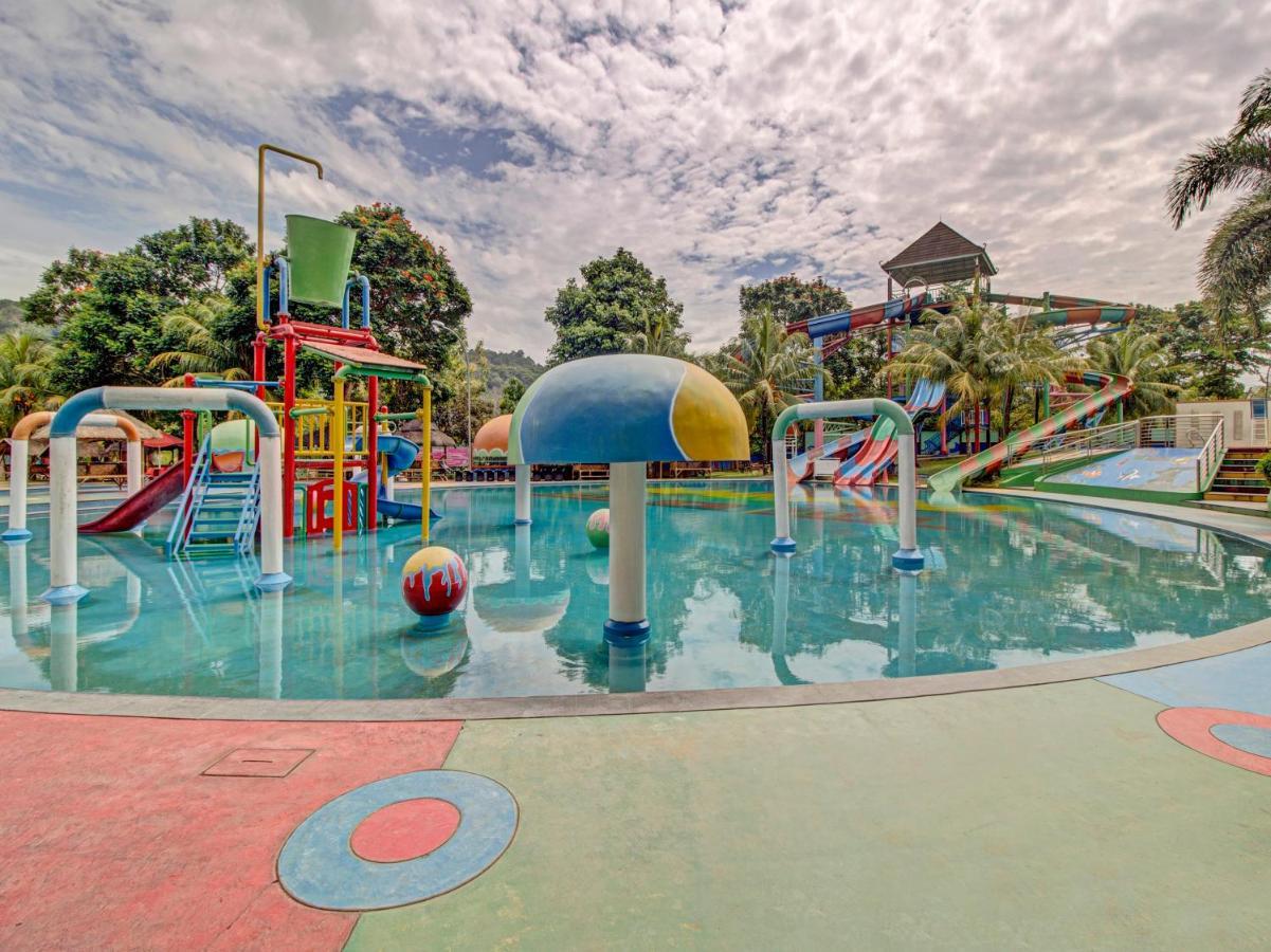 Oyo 89997 Hotel Bumi Kedaton Waterpark Bandar Lampung Exteriér fotografie