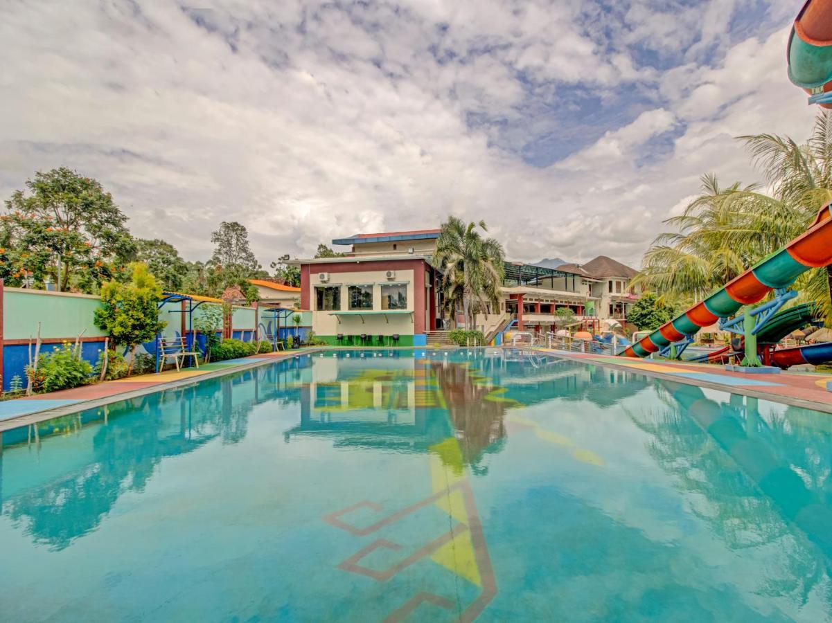 Oyo 89997 Hotel Bumi Kedaton Waterpark Bandar Lampung Exteriér fotografie
